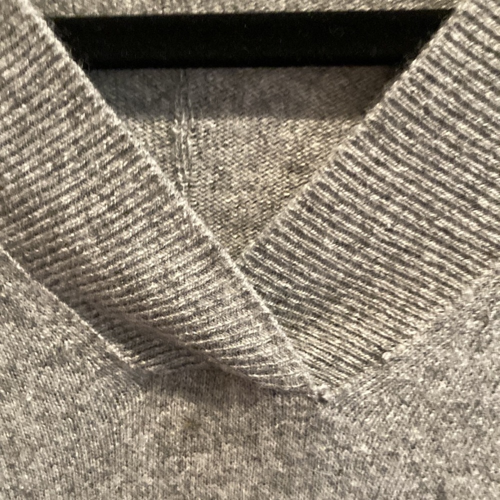 053. WOOL SWEATER - Picture 2 of 4
